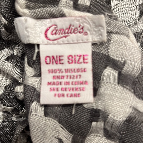 Candies Checkered Infinity Scarf - Picture 4 of 4